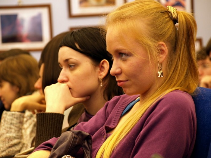 006_Студенты отмечают профессиональный праздник