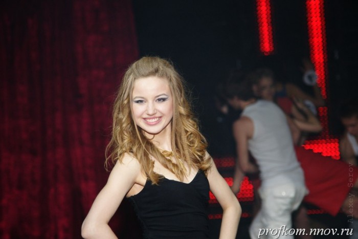 Конкурсантки на сцене Т.Е.А.Т.Р.О_084